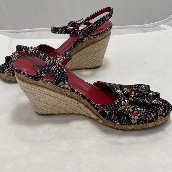 CLIFFS Sandals by White Mountain - Picture 7 of 13